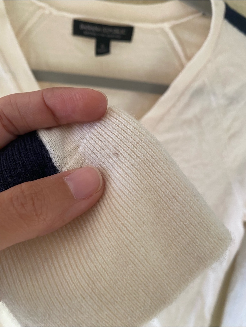 Banana Republic Extra Fine Merino Wool VNeck Essential Sweater Preppy Minimalist - Picture 5 of 6